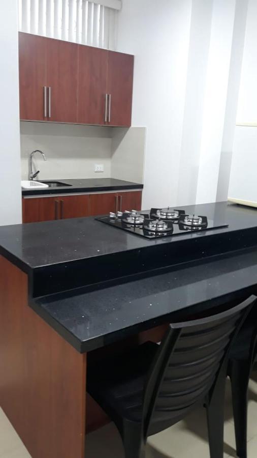 Departamentos Marcecilia De 2 Y 3 Habitaciones En El Centro De Manta Eksteriør bilde